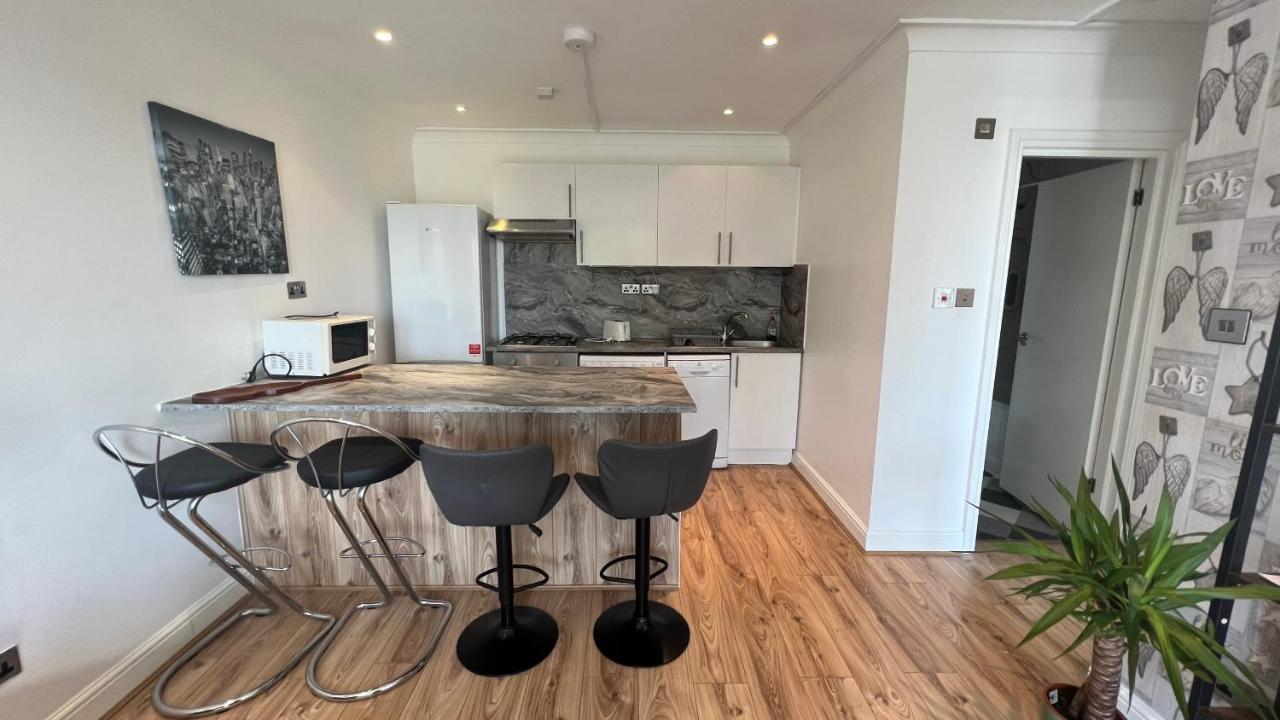 Comfy 2 Bedroom Apartments - Finchley Road, ลอนดอน ภายนอก รูปภาพ
