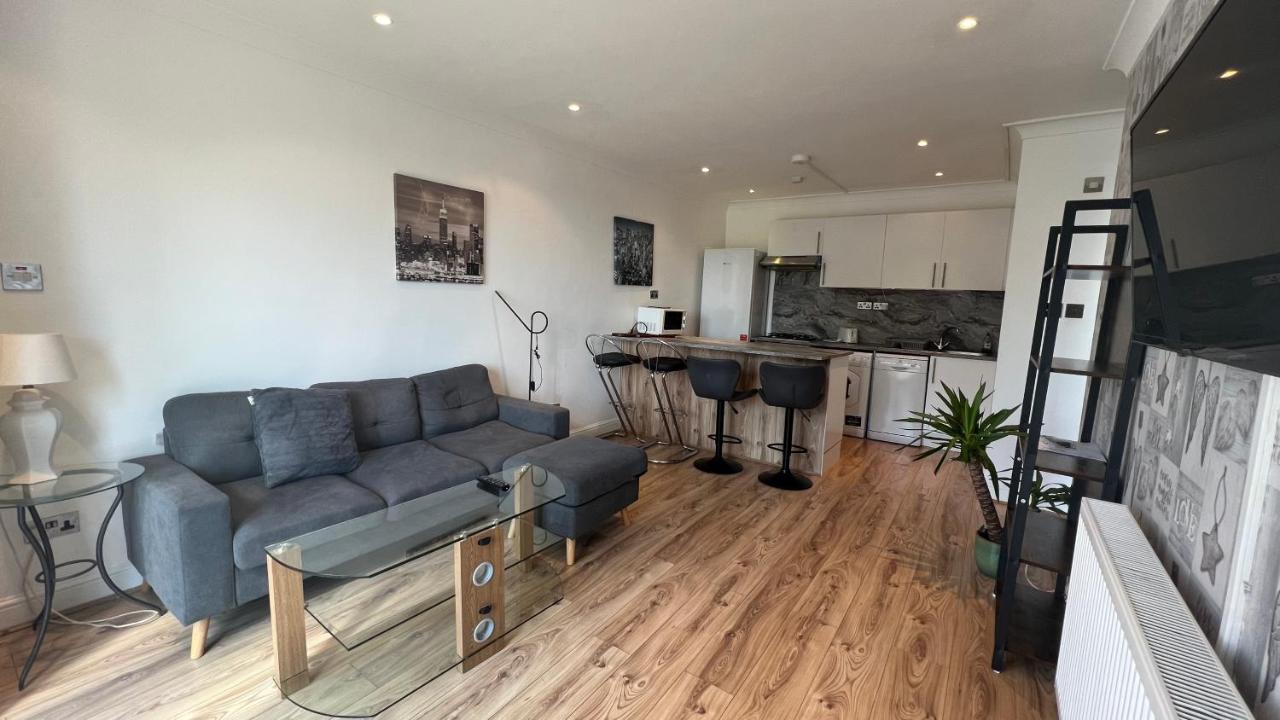 Comfy 2 Bedroom Apartments - Finchley Road, ลอนดอน ภายนอก รูปภาพ