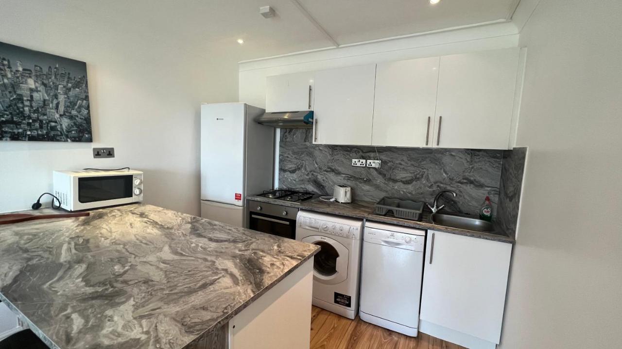 Comfy 2 Bedroom Apartments - Finchley Road, ลอนดอน ภายนอก รูปภาพ