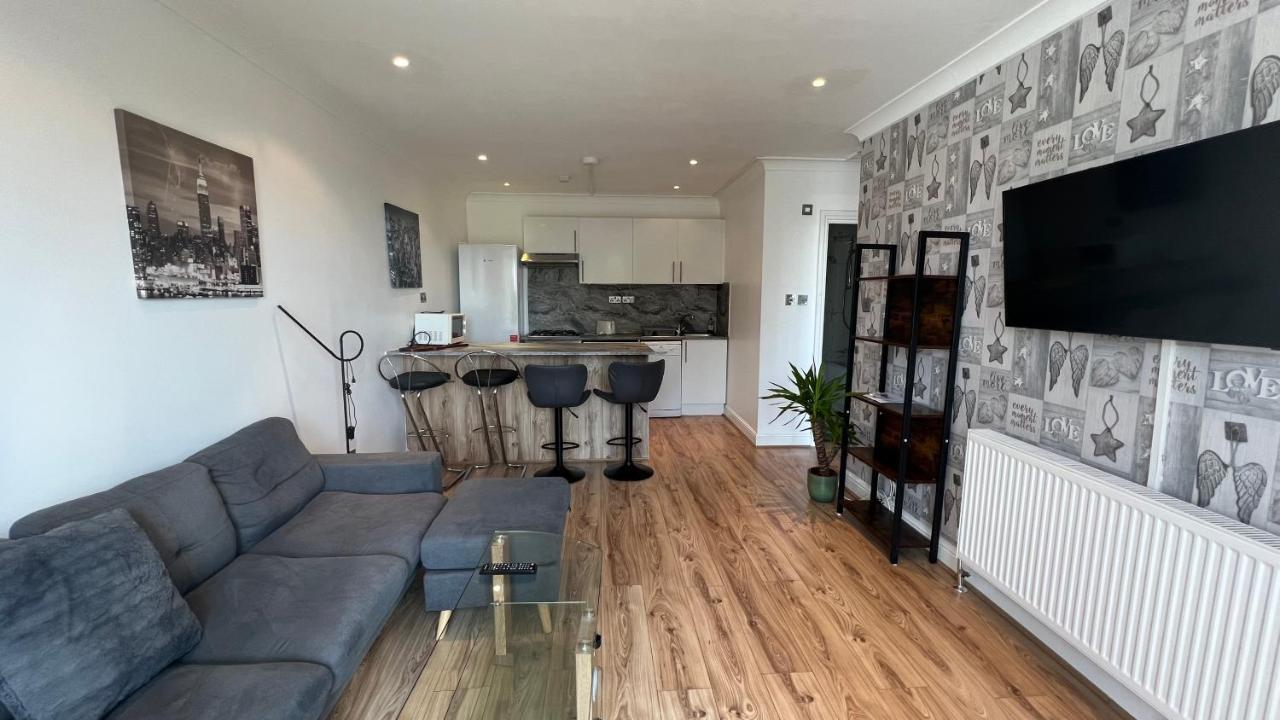 Comfy 2 Bedroom Apartments - Finchley Road, ลอนดอน ภายนอก รูปภาพ