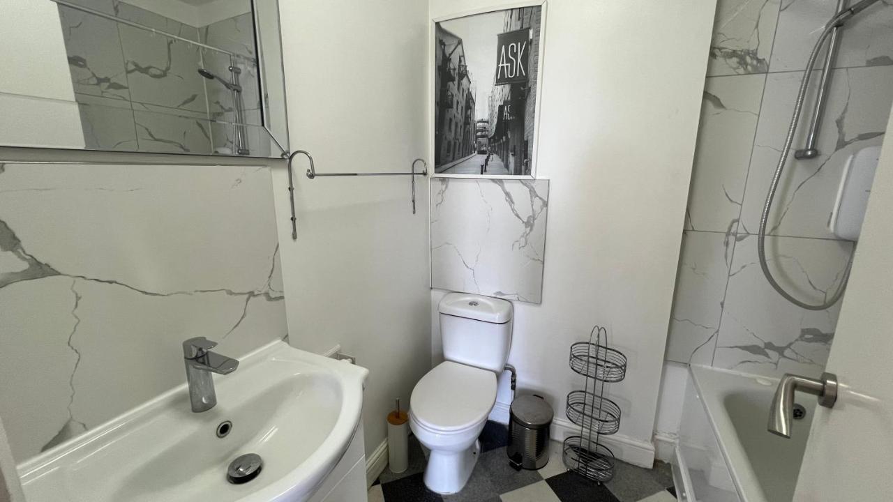 Comfy 2 Bedroom Apartments - Finchley Road, ลอนดอน ภายนอก รูปภาพ