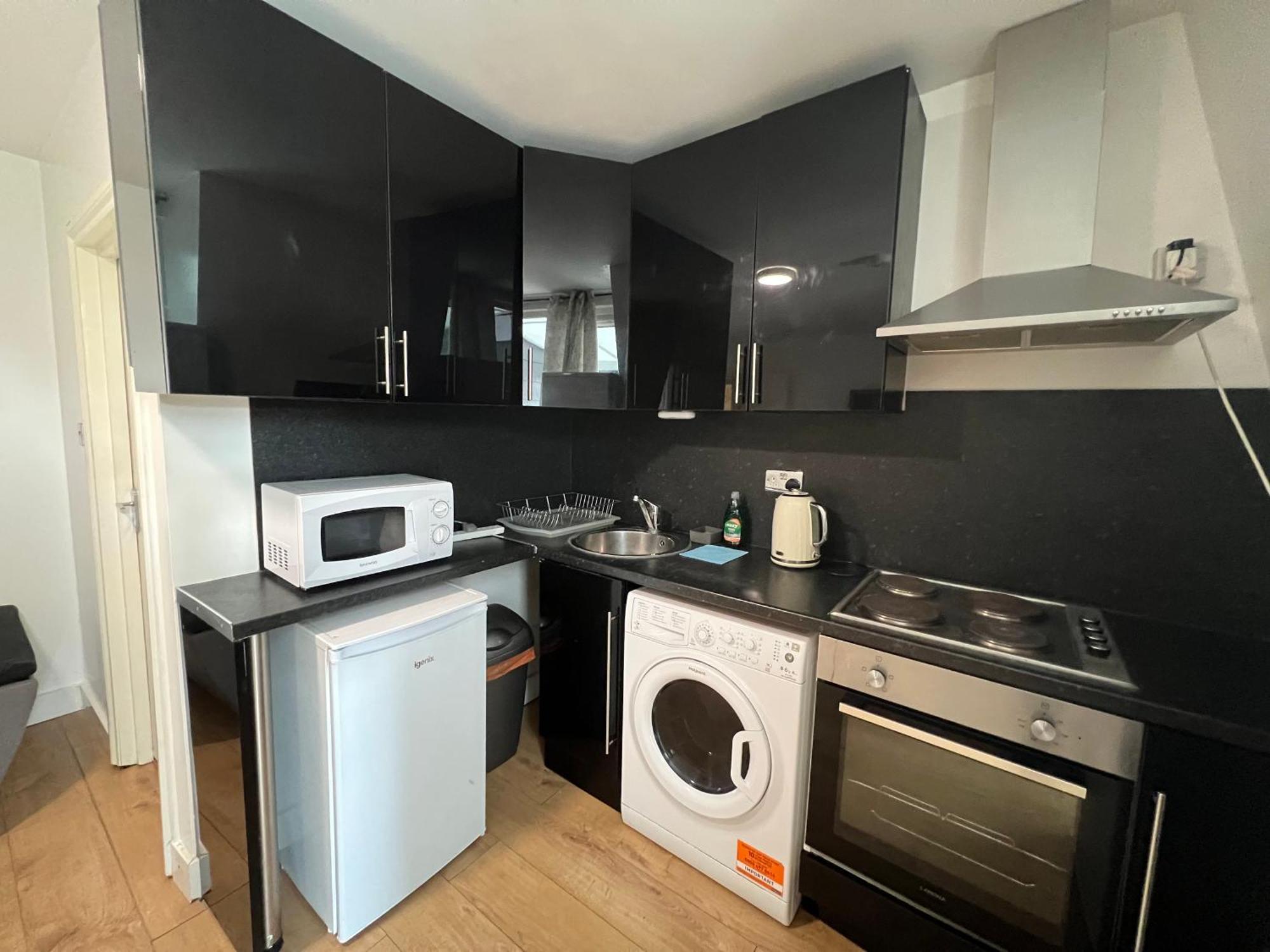 Comfy 2 Bedroom Apartments - Finchley Road, ลอนดอน ภายนอก รูปภาพ